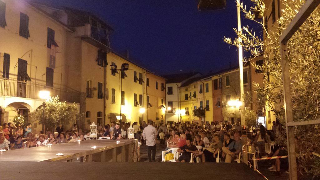 La Luna Nel Borgo Brugnato Buitenkant foto